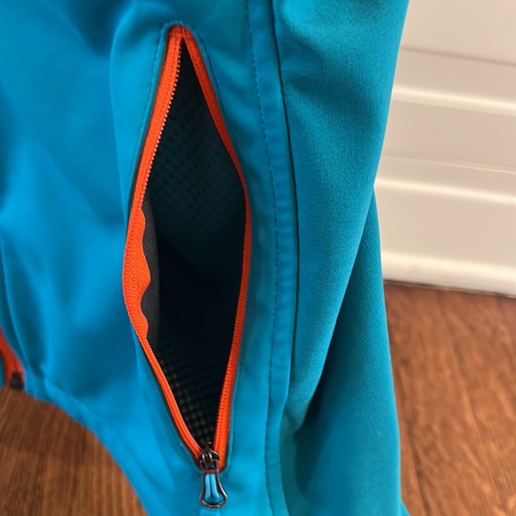 Marmot Soft Shell Jacket with Gore Windstopper material - Picture 7 of 10